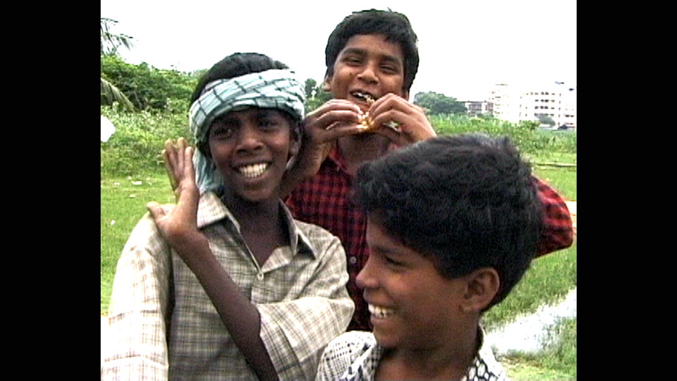 three runaway children singing in Tirunelveli